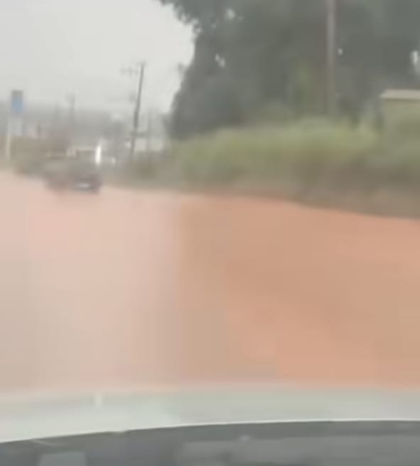  Após chuva na tarde desta sexta-feira (16), Hermenegildo fica debaixo d’água